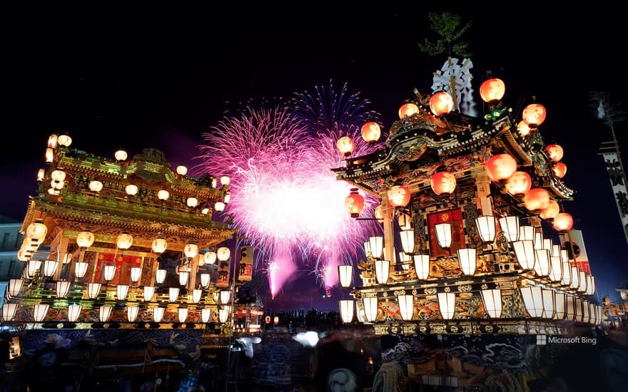 Gorgeous floats and fireworks, Chichibu City, Saitama Prefecture